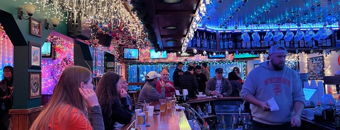 Mondays is one of Must-visit Bars in Madison.