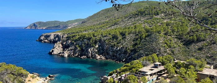 Caló d'En Serra is one of Eivissa en 7 dies.