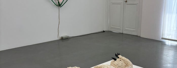 Galerie Perrotin is one of Paris 09/2018.