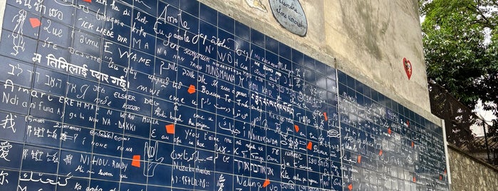 La Muralla "te amo" is one of Paris.