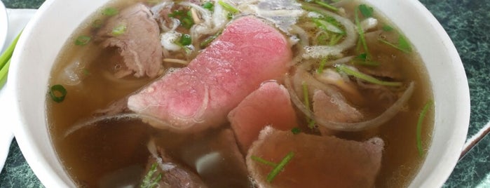 Phở Pasteur is one of Lugares favoritos de Vicky.