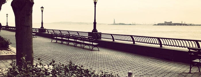 Battery Park City Esplanade is one of Lieux qui ont plu à Carl.