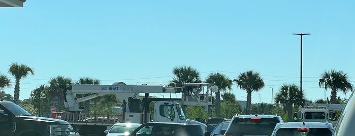 Buc-ee’s is one of Tempat yang Disukai Ken.