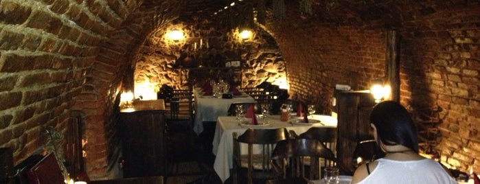Bella Muzica Restaurant is one of Lugares favoritos de Thomas.