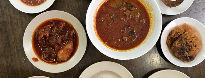 Nasi Ayam Kampung Publika is one of Malay food.
