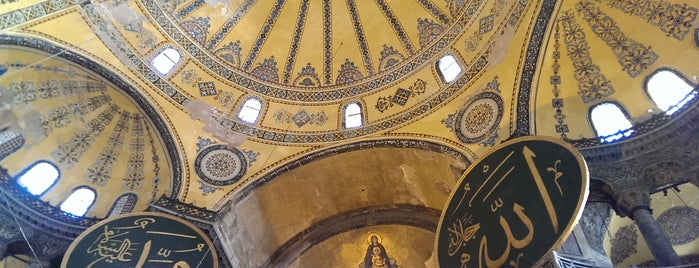 Hagia Sophia is one of Istanbul Must See.