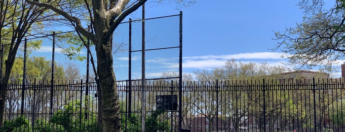 Evergreen Park is one of NYC Outdoors.