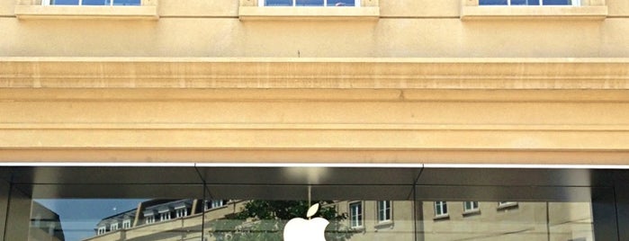 Apple SouthGate is one of Lugares favoritos de Thom.