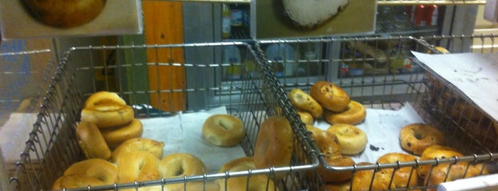 South Street Philly Bagels is one of Locais salvos de Mikey.