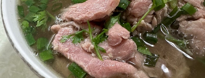 Phở Sướng is one of Hanoi food.