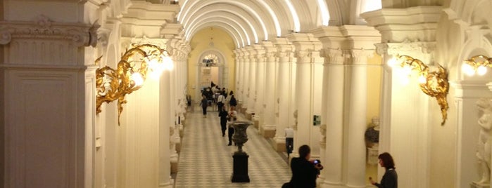 Museo del Hermitage is one of Saint-Petersburg Views.
