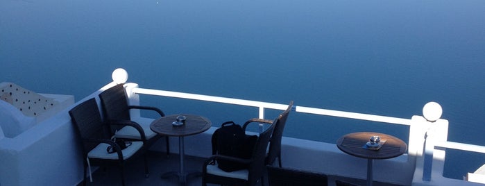 Golden Sunset Cafe is one of Santorini.
