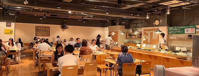 Organic Restaurant HIROBA is one of Vegan Tokyo.