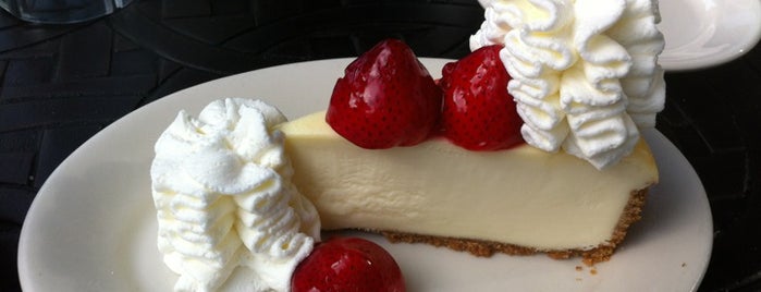 The Cheesecake Factory is one of Lugares favoritos de IS.