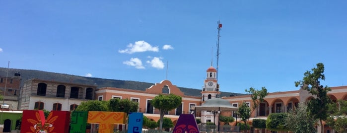 Zócalo is one of Locais curtidos por Mayte I.