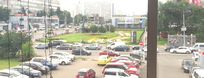 KFC is one of สถานที่ที่ Roger ถูกใจ.