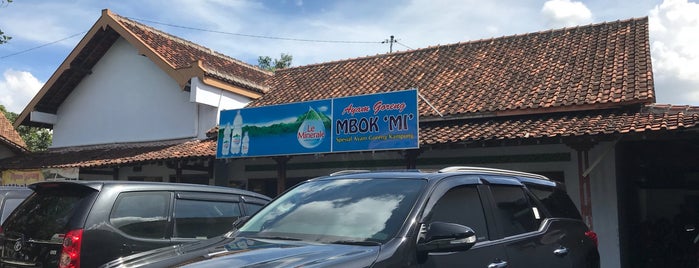 Ayam Goreng Mbah Mi is one of Top 10 favorites places in Ponorogo, Indonesia.