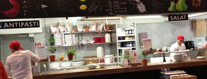 Vapiano is one of Bars & Restaurants Rhein-Main.