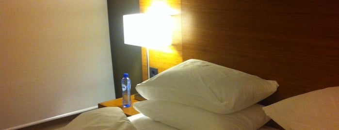 Hyatt Place Amsterdam Airport is one of Karlaさんの保存済みスポット.