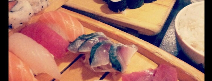 Oi Sushi is one of Tempat yang Disukai Laure.