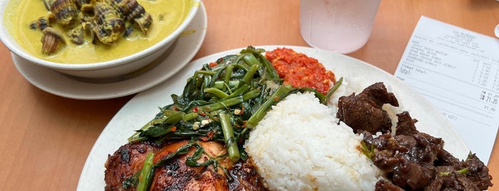 Hjh Maimunah Restaurant is one of SG Nasi Padang Makan Trail.
