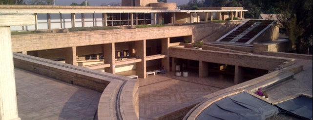 Edificio de Posgrados de Ciencias Humanas is one of Universidad Nacional de Colombia (Sede Bogotá).