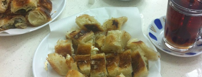 Gelgel Börek is one of İstanbul 'da Atıştırmalık Mekanlar.