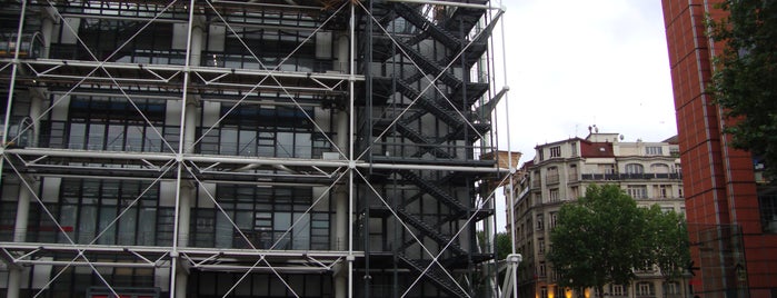 Centro Pompidou – Museu Nacional de Arte Moderna is one of Monuments everywhere.