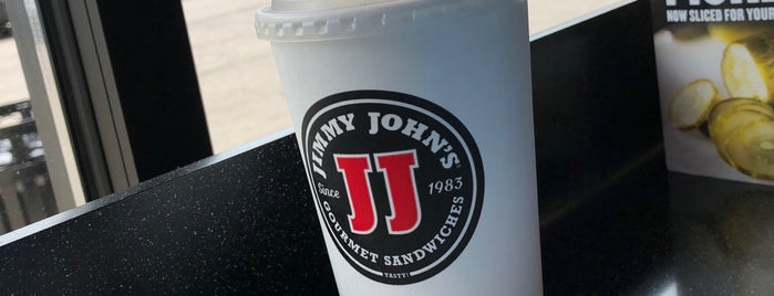 Jimmy John's is one of Tempat yang Disukai Ross.