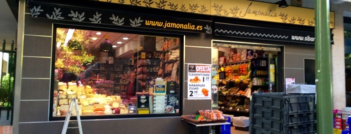 Jamonalia - Tienda tradicional especializada is one of Cinco Jotas.
