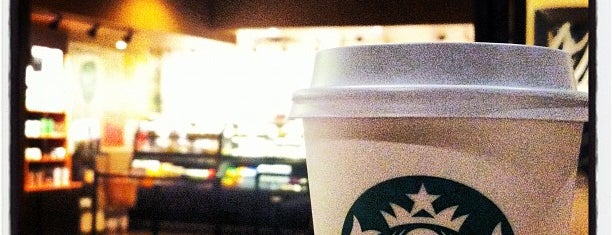 Starbucks is one of Meagsさんのお気に入りスポット.