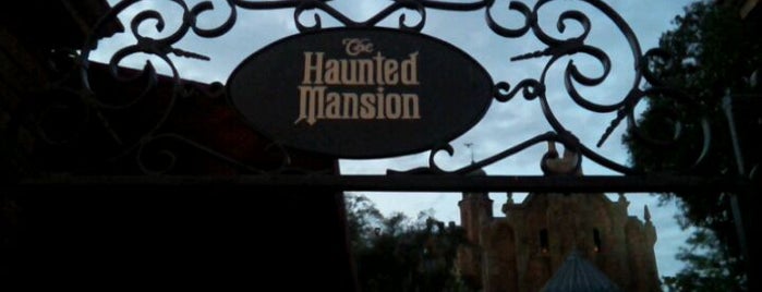 Haunted Mansion is one of Disney Sightseeing: Magic Kingdom.