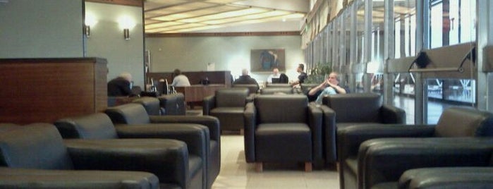 American Airlines Admirals Club is one of Airport Lounges I Ended Up In.