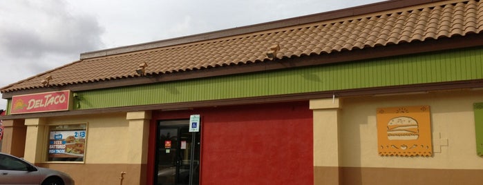 Del Taco is one of Rayann’s Liked Places.