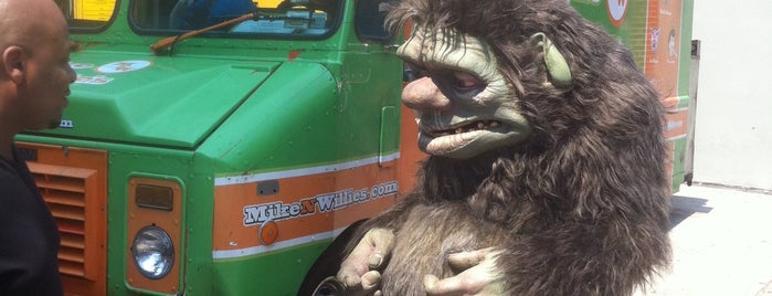 Mike 'n' Willies is one of Food Truck.