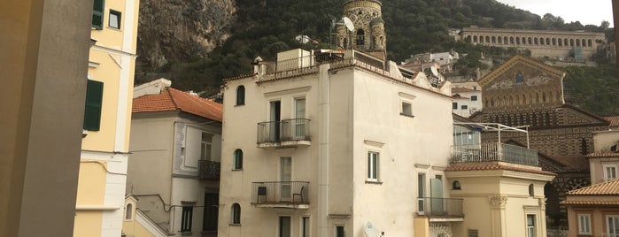 Hotel Lidomare is one of Amalfi.