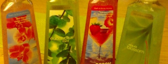 Bath & Body Works is one of Lugares favoritos de Tall.