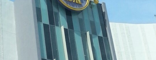 Hard Rock Hotel Penang is one of Orte, die Chuck gefallen.