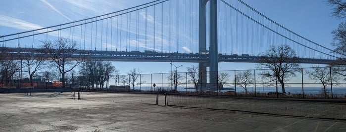 Shore Road Park Tennis Courts is one of JRA 님이 좋아한 장소.