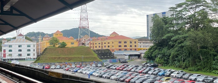 RapidKL Setiawangsa (KJ5) LRT Station is one of Parking Spot.