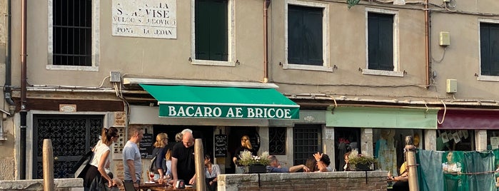 Ae Bricoe is one of Venice.