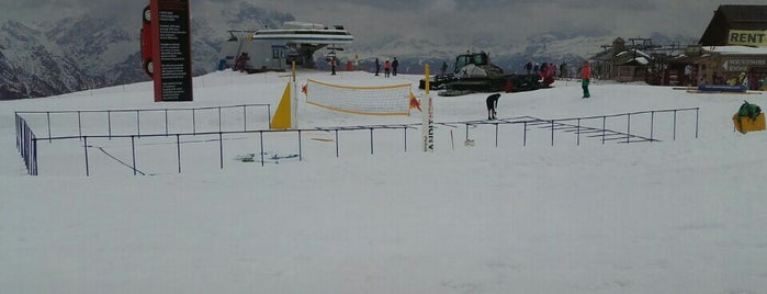 snow volleyball kronplatz is one of ski.