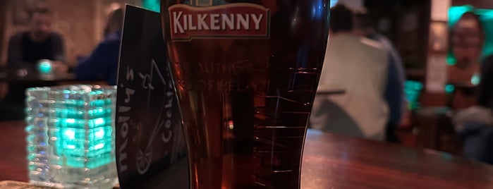 Molly Malone's Irish Pub is one of Burçさんのお気に入りスポット.