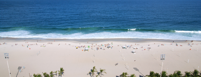 Praia de Copacabana is one of Ótimas praias do Rio de Janeiro.