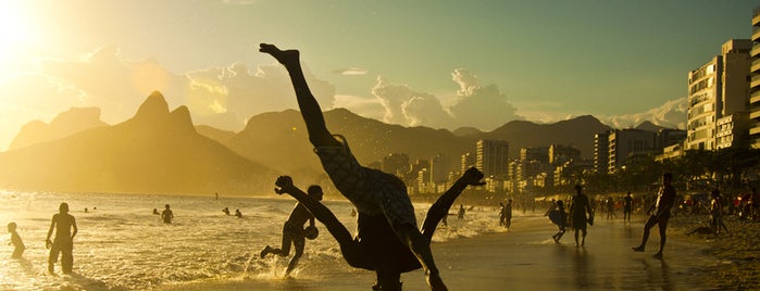 Praia do Arpoador is one of Ótimas praias do Rio de Janeiro.