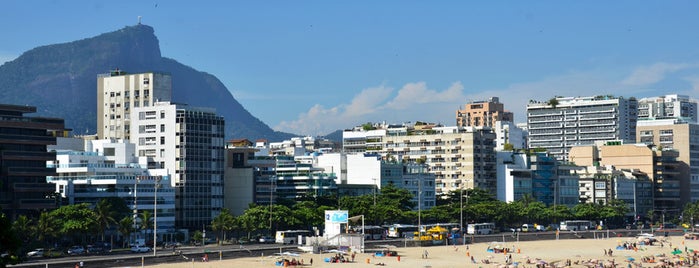 Praia do Leblon is one of Favoritos.
