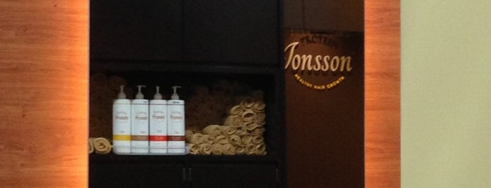 Jonsson Hair Treatment is one of Tempat yang Disukai ÿt.