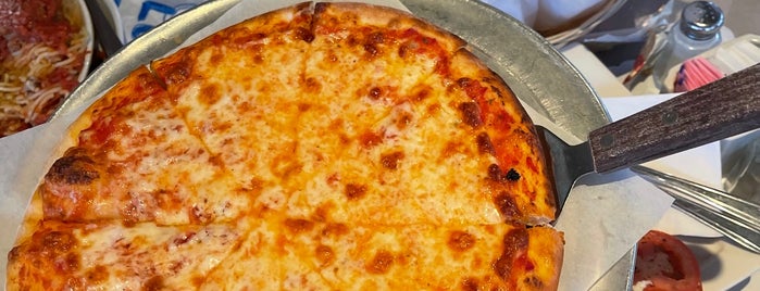 Chi-Chi's Pizza is one of Must-visit Food in Simi Valley.