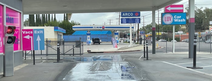 Ventura West Car Wash is one of Valley go-to's.