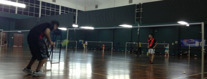 Badminton Court is one of สถานที่ที่ ꌅꁲꉣꂑꌚꁴꁲ꒒ ถูกใจ.